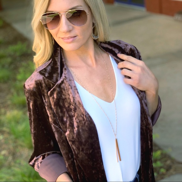 ✨LAST ONE✨Oversized Dark Brown Velvet Blazer - Picture 3 of 3